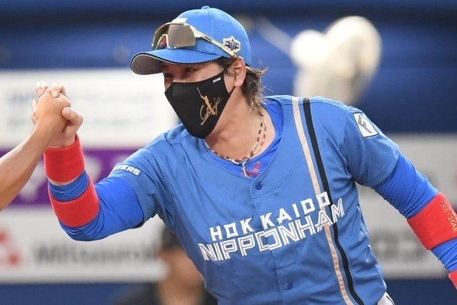 新庄剛志監督（写真）が率いる日本ハムは、４位と下位に低迷している。写真：鈴木颯太朗