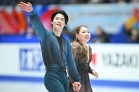 “りかしん”こと紀平梨花と西山真瑚。SNSに練習動画をアップした。写真：金子拓弥（THE DIGEST写真部）