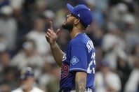 ブルワーズ戦で９回を無失点で締めたドジャースのJ・ヘルナンデス。(C)Getty Images