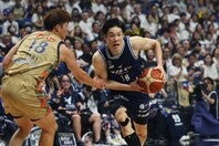 長崎がリーグ最高勝率の強さを見せつけ、シリーズを１勝１敗の五分に持ち込んだ。写真：梅月智史（THE DIGEST写真部）