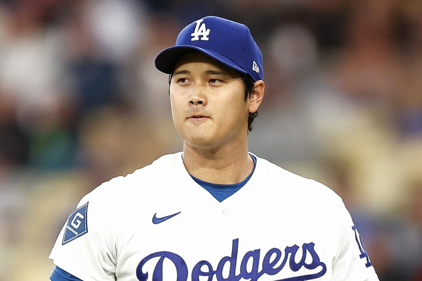 勝利投手の権利を得て降板した大谷。(C)Getty Images