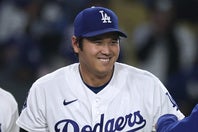 投手・大谷の試合中の様子が話題となっている。(C) Getty Images