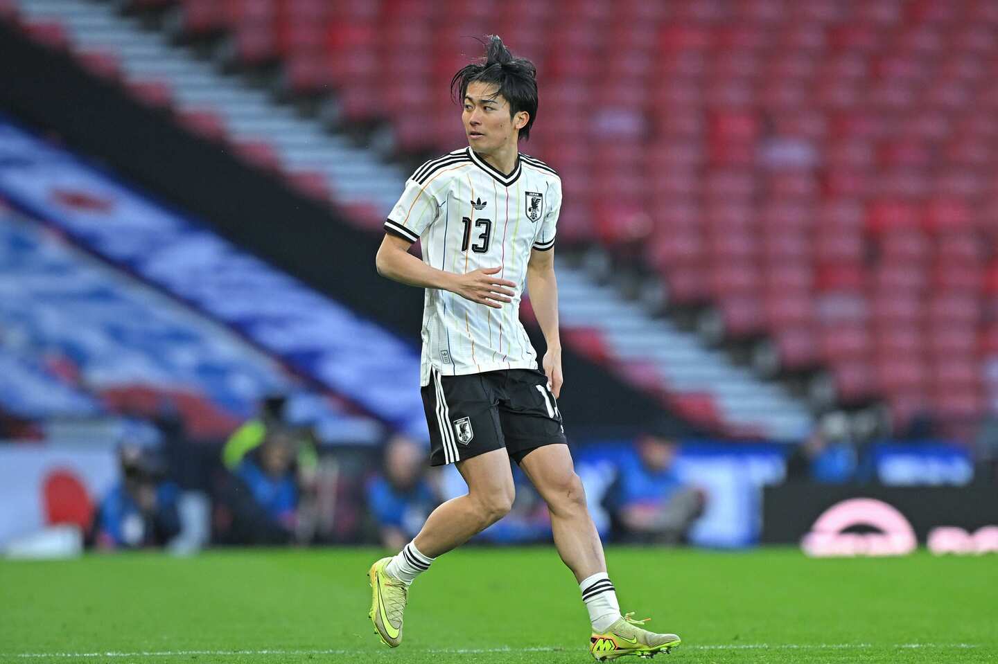 アイスランド戦にスタメン起用された日本代表MFの中村敬斗。写真：金子拓弥 (THE DIGEST写真部)