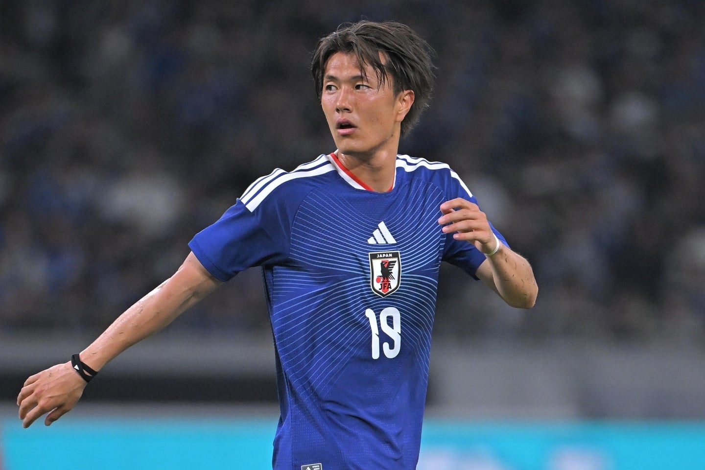 87分にヘディングで決勝ゴールを決めた小川航基。写真：金子拓弥（THE DIGEST写真部）