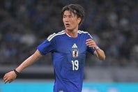 87分にヘディングで決勝ゴールを決めた小川航基。写真：金子拓弥（THE DIGEST写真部）