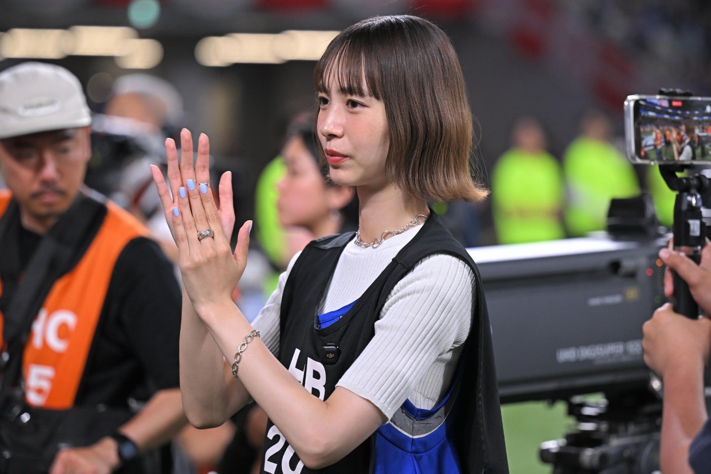女優の井桁弘恵さんが番組取材で国立競技場にいた。写真：金子拓弥（THE DIGEST写真部）
