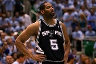 オリーがレイカーズからスパーズへ加入した当初を振り返った。(C)Getty Images
