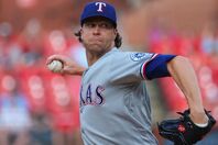 メジャー通算100勝目を挙げたレンジャーズのデグロム。(C)Getty Images
