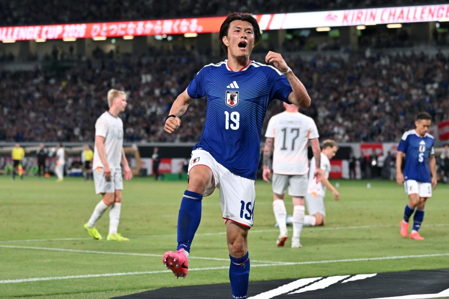 アイスランド戦で決勝ゴールを挙げた小川航基。(C)Getty Images
