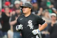 ５月までに20本塁打を放った村上。新人としては異例のペースでホームランを量産。(C) Getty Images