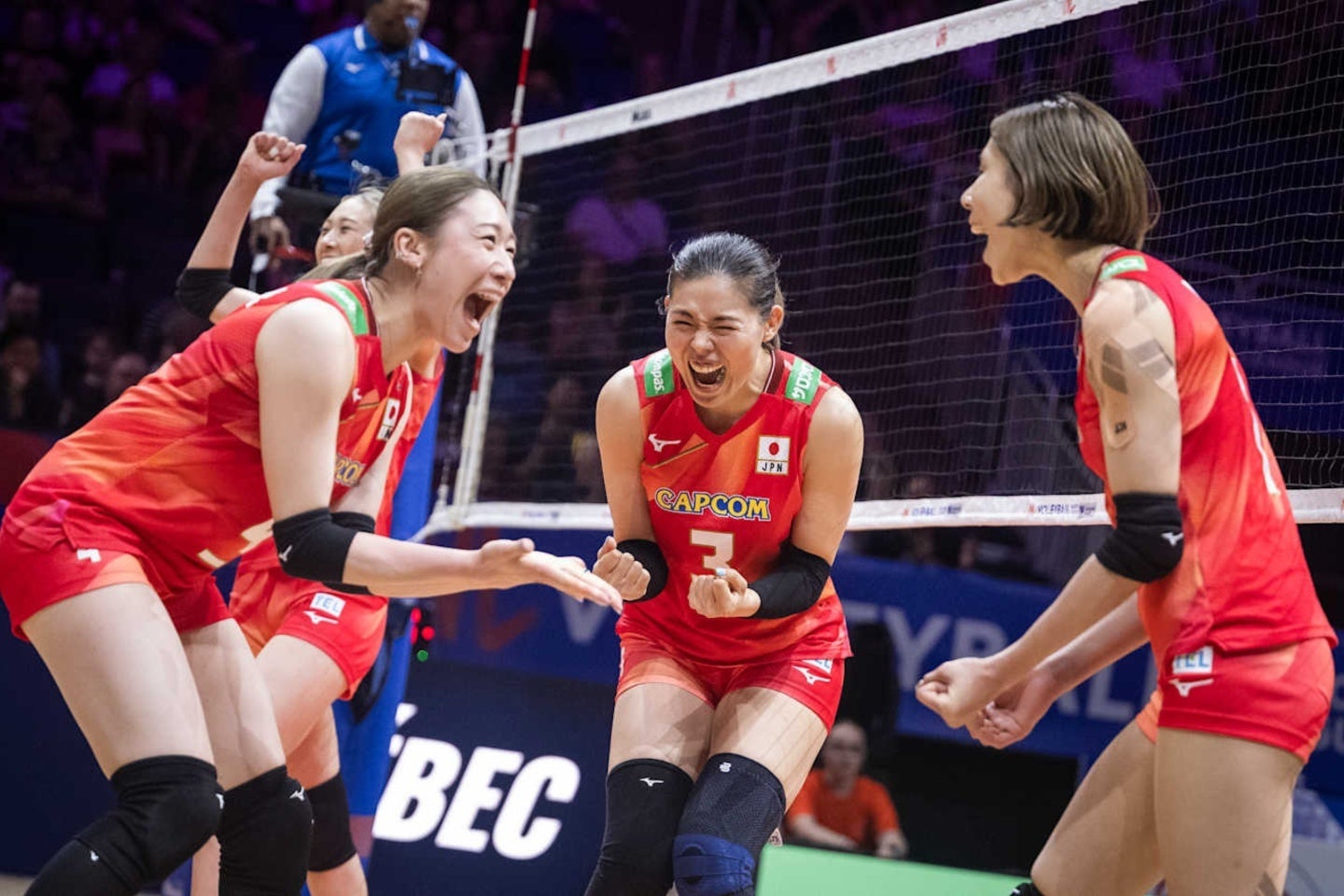 日本は初戦フランス戦に快勝。開幕戦を飾った。(C)Volleyball world