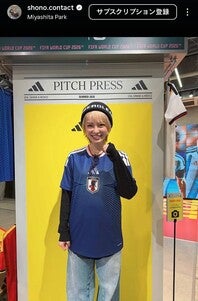 ガールズバンド「PARADOXX」のドラム・SHONOがコカ･コーラの「FIFA ワールドカップ26」の現地リポーターに就任した。画像はSHONOの公式インスタグラムのスクリーンショット。