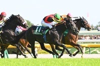 エプソムCを制したトロヴァトーレ（11番）。写真：産経新聞社