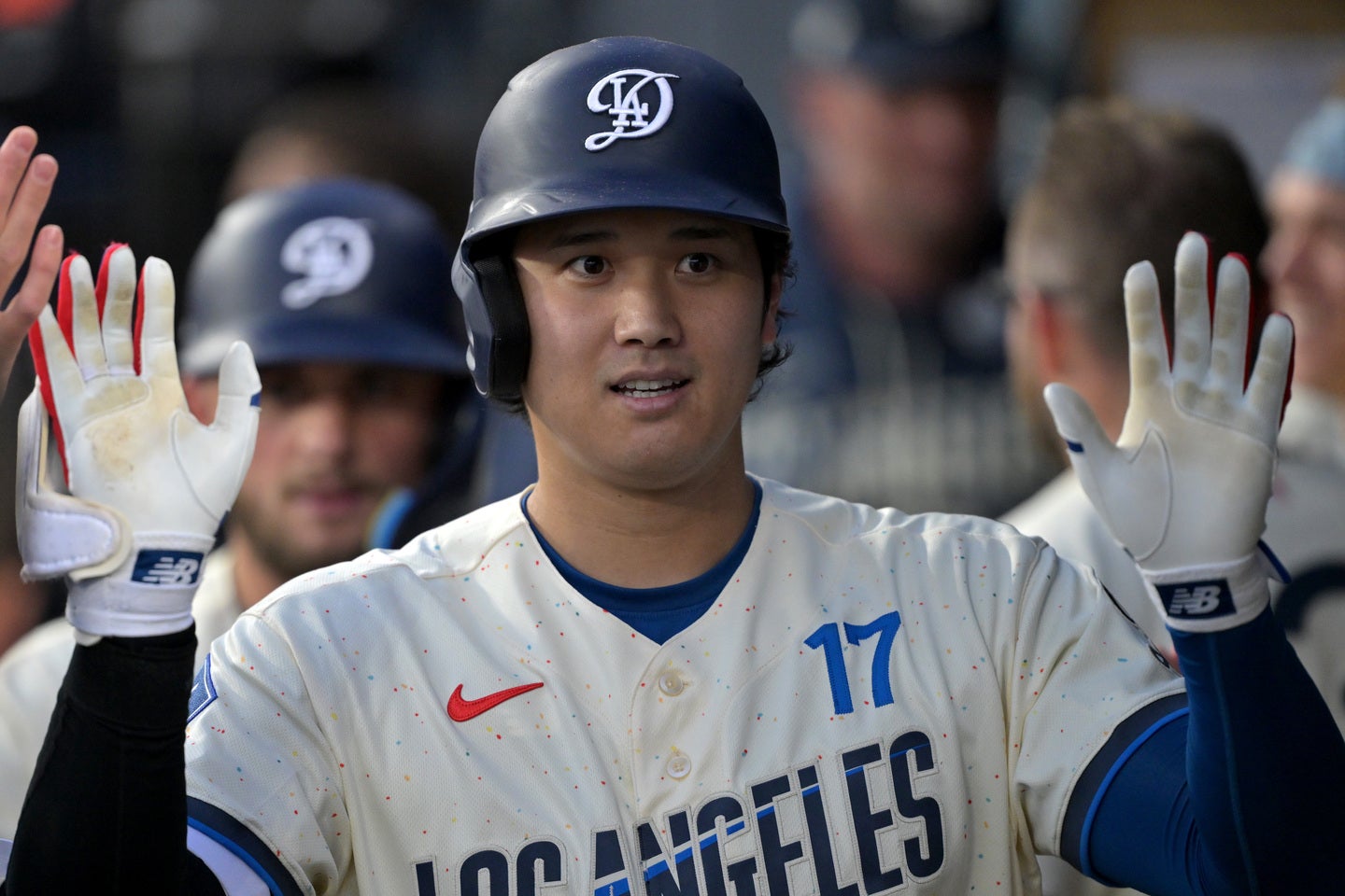 ドジャースの大谷翔平が今季11号を放った。その一方でドジャー・スタジアムで目立つ日本企業の広告にも視線が集まった。(C)Getty Images