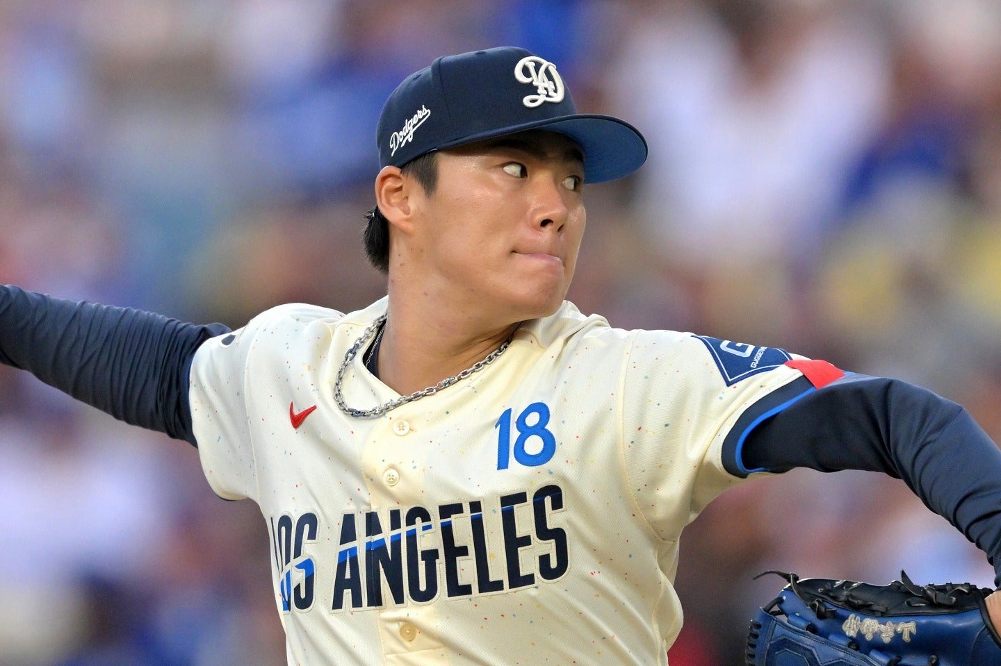史上屈指の投球パフォーマンスを披露したドジャースの山本由伸。(C)Getty Images