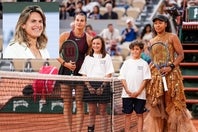 今年の全仏OPではサバレンカ対大坂戦がナイトセッションに組まれ、観客を沸かせた。ただモーレスモTD（左上）は今後のカードの選定には慎重な姿勢だ。(C)Getty Images