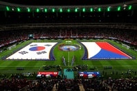 北中米W杯グループAの韓国対チェコの試合に現われた人気アイドルに視線が集中した。(C)Getty Images