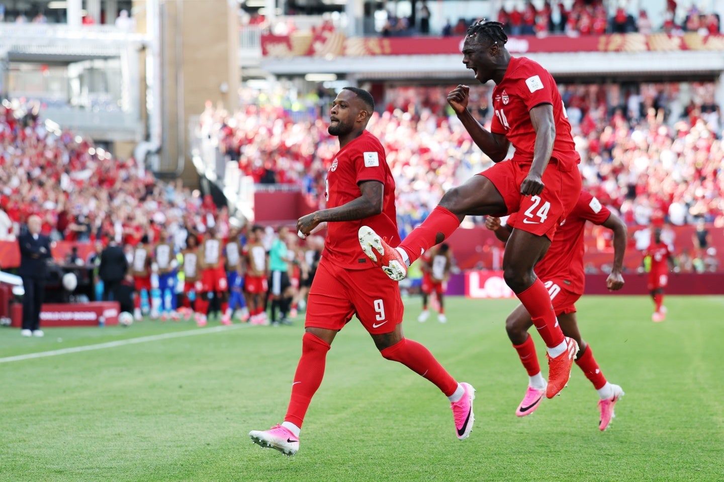 W杯の開幕戦を迎えたホスト国のカナダ。歴史的な勝点１を獲得した。(C)Getty Images