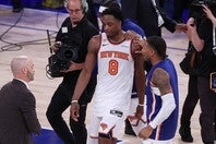アヌノビーは残り1.2秒にティップインを決め、ニックスを奇跡の大逆転勝利に導いた。(C)Getty Images