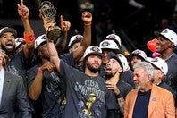 数々の壁を乗り越え、ニックスを頂点に導いたブランソンが、満場一致でファイナルMVPに輝いた。(C)Getty Images