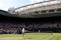 ウインブルドンは今年から賞金総額を約138億円まで引き上げ、男女シングルス優勝者には約7.7億円が与えられ、本戦１回戦負けでも約1720万円が選手に支給される。（C）Getty Images