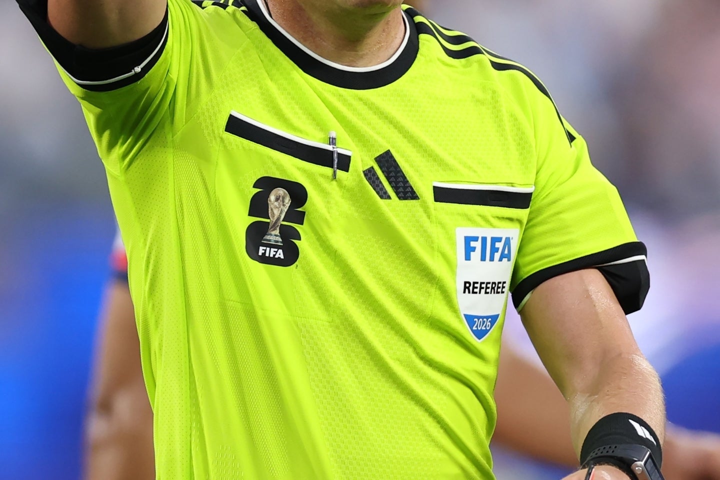 W杯審判員のジェスチャーが世界的物議を醸した。(C)Getty Images