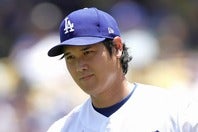 左膝炎症と右手中指のマメを抱える大谷。(C) Getty Images
