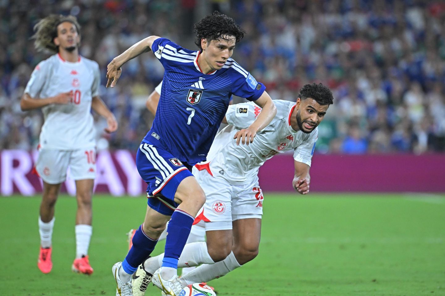 日本はチュニジアに４対０で快勝。決勝トーナメント進出に前進した。写真：金子拓弥（THE DIGEST写真部／JMPA代表撮影）