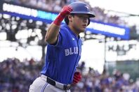 17号ソロ本塁打を放ったブルージェイズの岡本。(C)Getty Images
