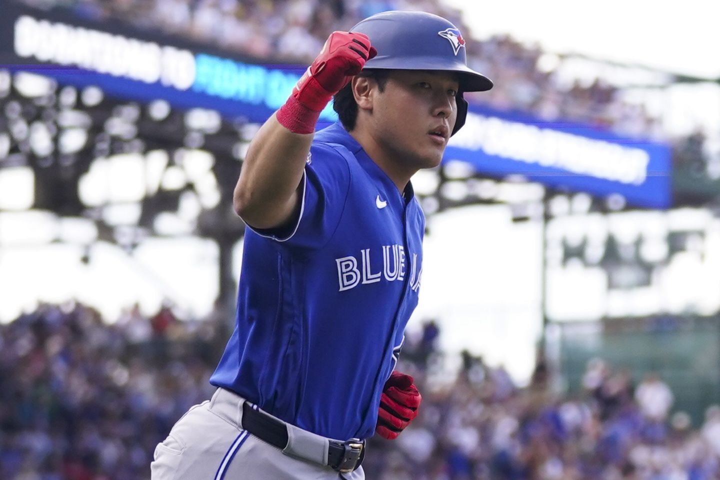 17号ソロ本塁打を放ったブルージェイズの岡本。(C)Getty Images