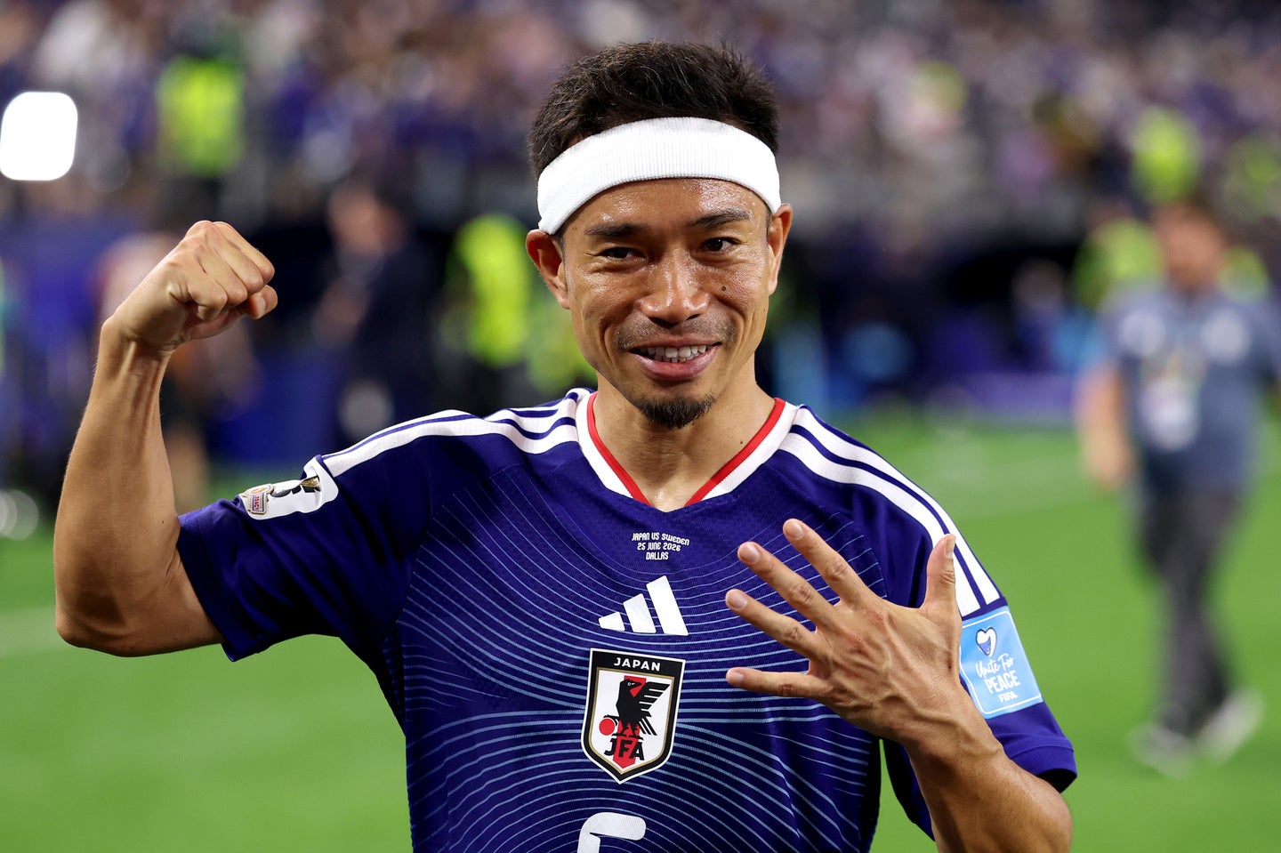 スウェーデン戦に出場した日本代表の長友。(C)Getty Images