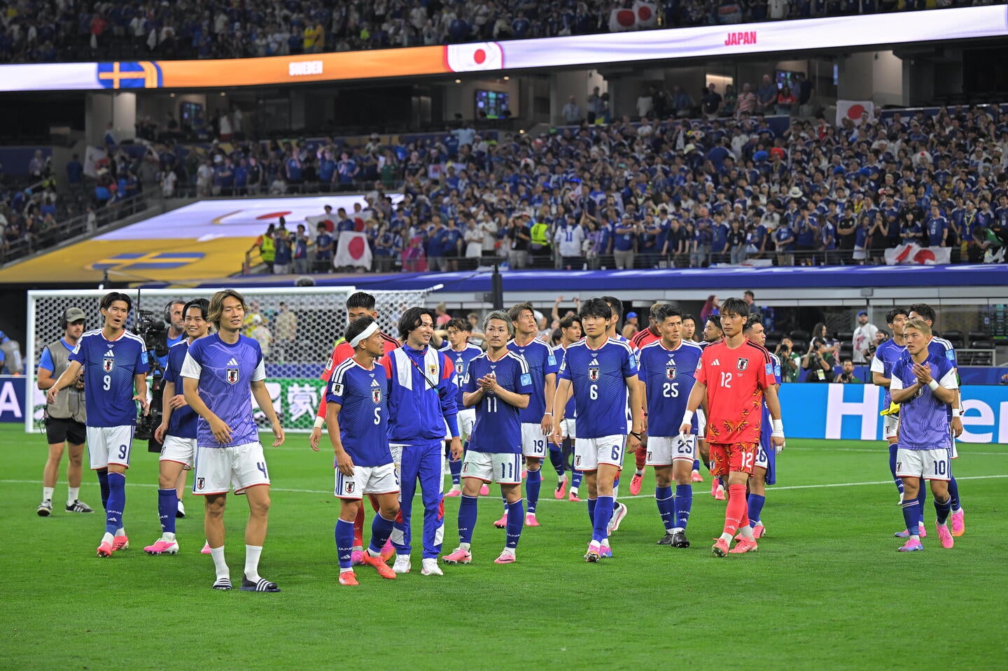 W杯F組の最終節スウェーデン戦を引き分けた日本代表。写真：金子拓弥（THE DIGEST写真部／JMPA代表撮影）