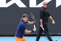 元世界３位のチチパスは現在88位と苦戦が続く。現状打開へ父親コーチとのタッグを解消し、新体制で再起を目指す。（C）Getty Images