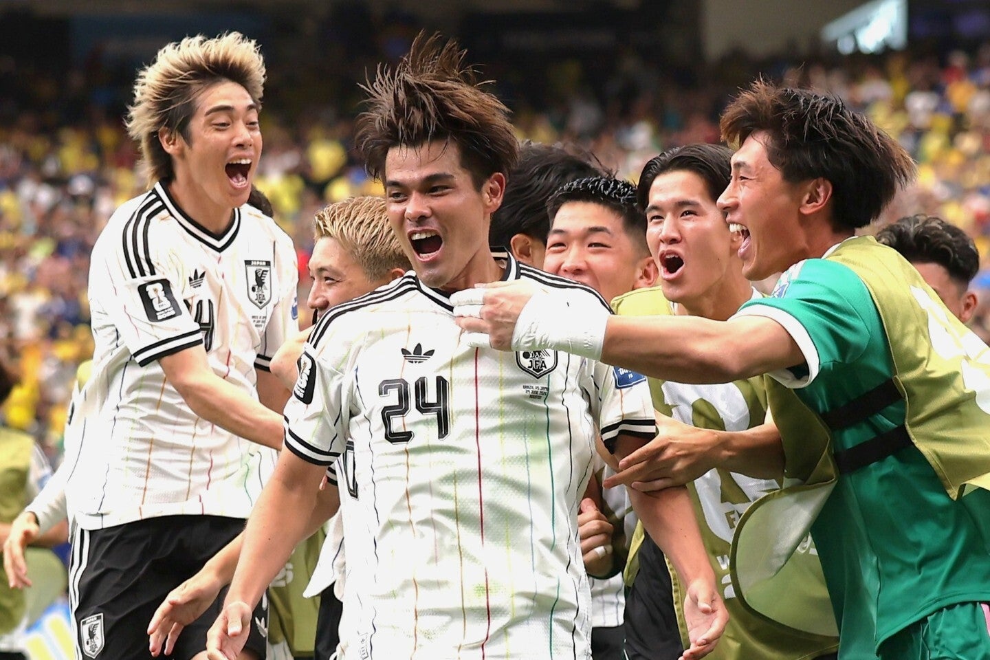 前半に先制しながら、後半に２点を取られてブラジルに敗戦。しかし、日本代表の戦いぶりを世界のサッカーファンが称賛した。(C)Getty Images