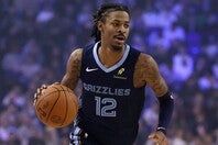 グリズリーズのモラントが、２選手との交換でブレイザーズへ移籍した。(C)Getty Images