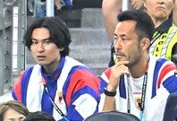 サポートメンバーとして北中米W杯に帯同した南野拓実（左）と吉田麻也（右）。写真：金子拓弥（THE DIGEST写真部／JMPA代表撮影）