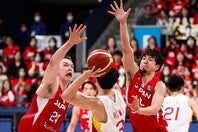 １次予選突破に向け、完全アウェーの中国戦に臨む日本。(C)Getty Images