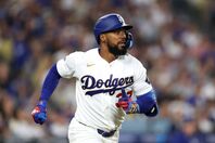 テオスカー・ヘルナンデスが７回に逆転の満塁本塁打を放った。(C) Getty Images