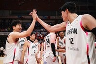 １次予選首位通過を決めた日本。勢いそのままに、敵地・韓国戦に臨む。(C)FIBA