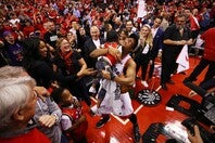愛するラプターズの選手として、ラウリーが20年間のNBAキャリアに終止符を打った。(C)Getty Images