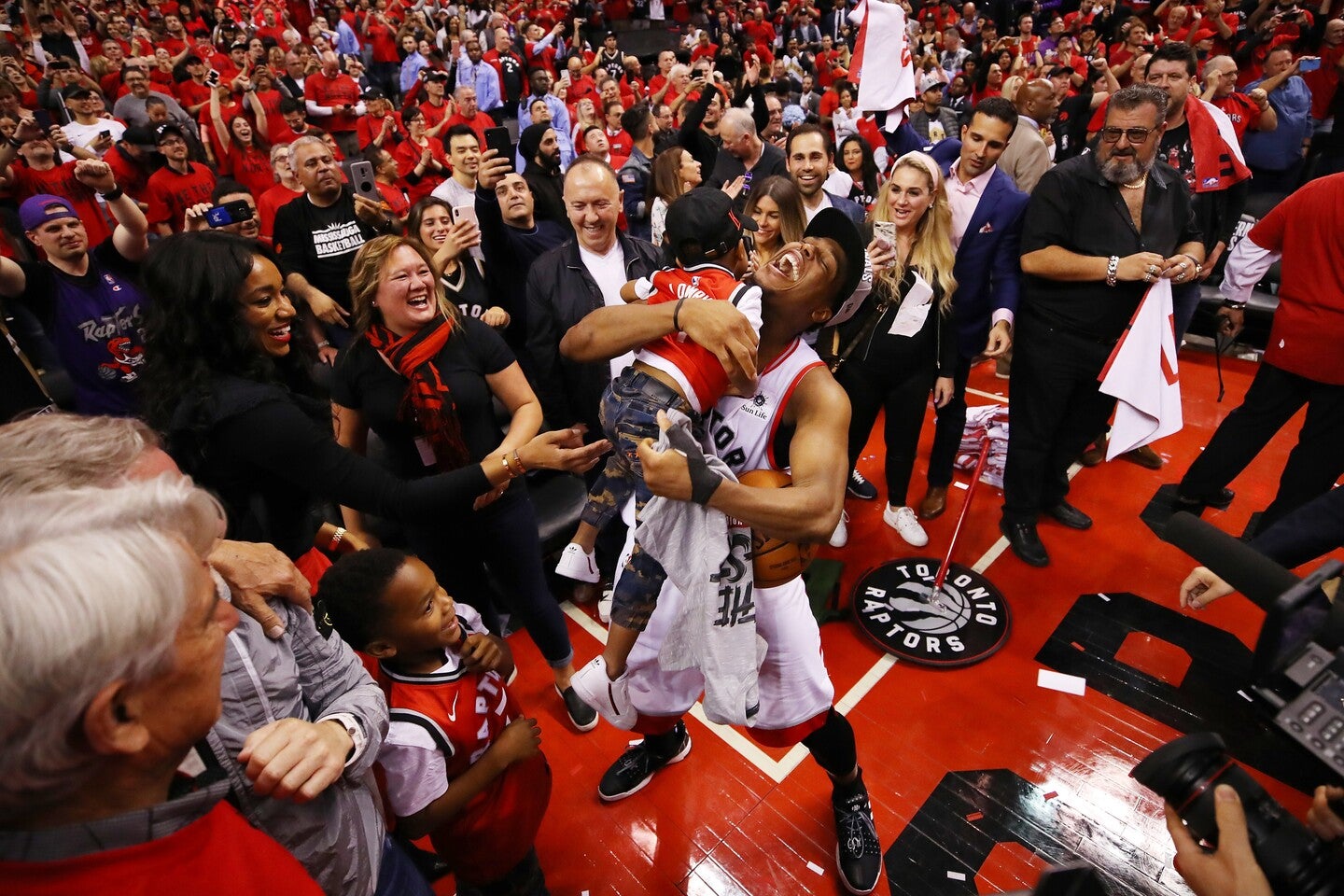 愛するラプターズの選手として、ラウリーが20年間のNBAキャリアに終止符を打った。(C)Getty Images