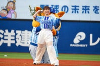 DeNAのセレモニアルピッチに登場した女優の志田未来さん。写真：萩原孝弘