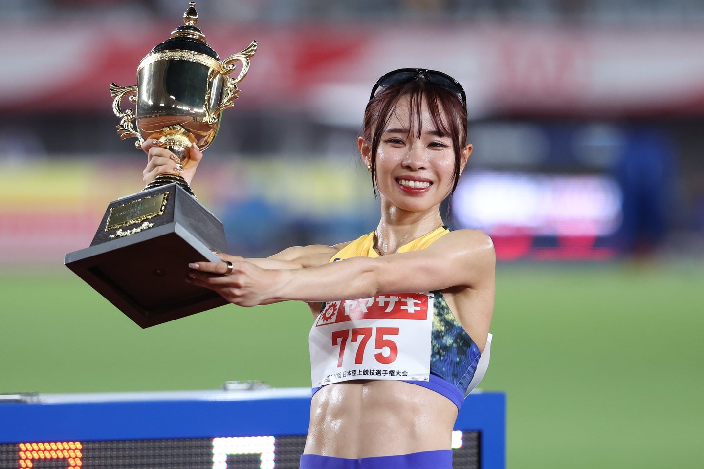 女子5000メートルで初の栄冠に輝いた山本有真。写真：滝川敏之