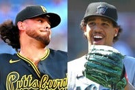 パーフェクトのまま降板したジョーンズ（左）とペレス（右）。(C)Getty Images