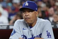 前半戦を振り返り、チームの戦いぶりを高く評価したドジャースのロバーツ監督。(C) Getty Images
