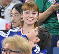 W杯を現地観戦した日本代表DF長友佑都の妻・平愛梨さん。写真：金子拓弥（THE DIGEST写真部／JMPA代表撮影）