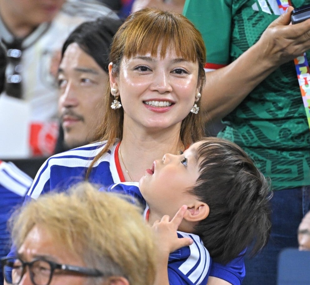 W杯を現地観戦した日本代表DF長友佑都の妻・平愛梨さん。写真：金子拓弥（THE DIGEST写真部／JMPA代表撮影）