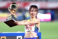 女子5000メートルで初の栄冠に輝いた山本有真。写真：滝川敏之