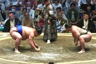 大相撲名古屋場所を現地観戦していた武将に視聴者が騒然となった。(C) AbemaTV,Inc.