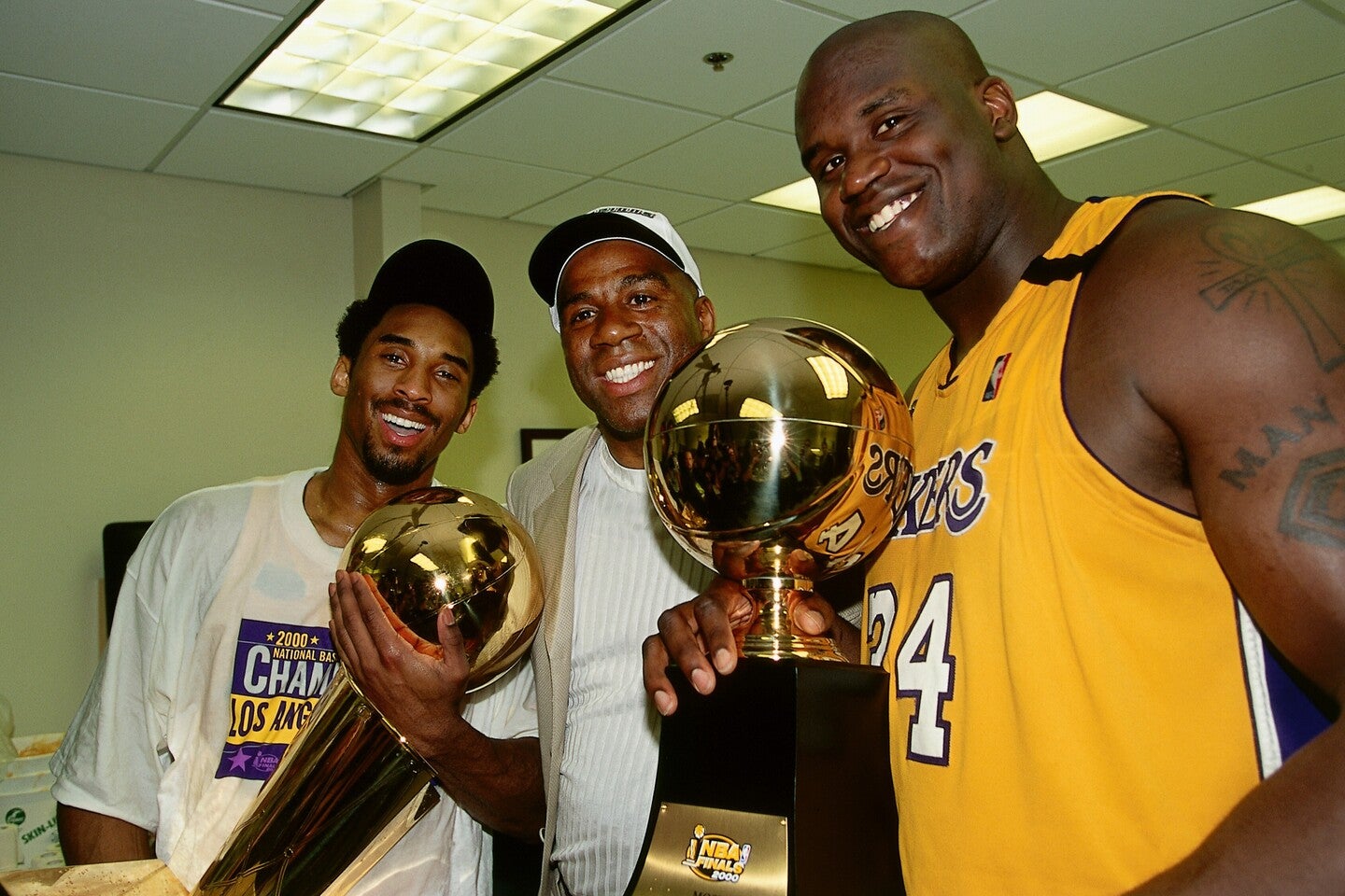(左から)コビー、マジック、シャック。NBA史に残るレジェンドを擁し、黄金時代を築いてきた。(C)Getty Images